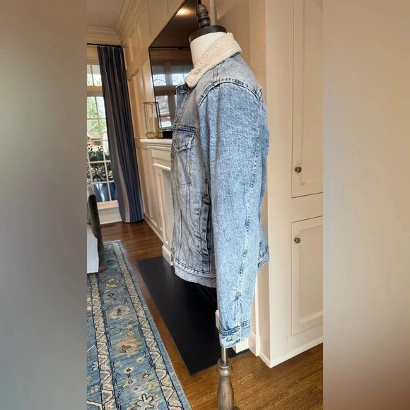 H&M Men’s Denim Stonewashed Trucker Sherpa Collar Jacket Size M Fully Lined - Picture 5 of 15
